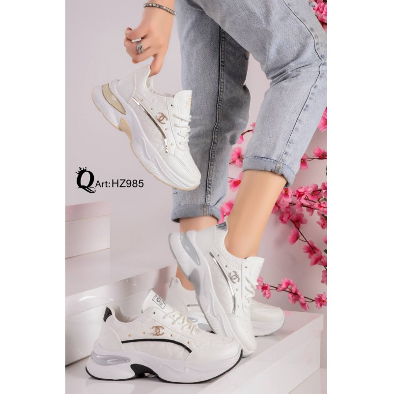 Sneakers fashion trendy